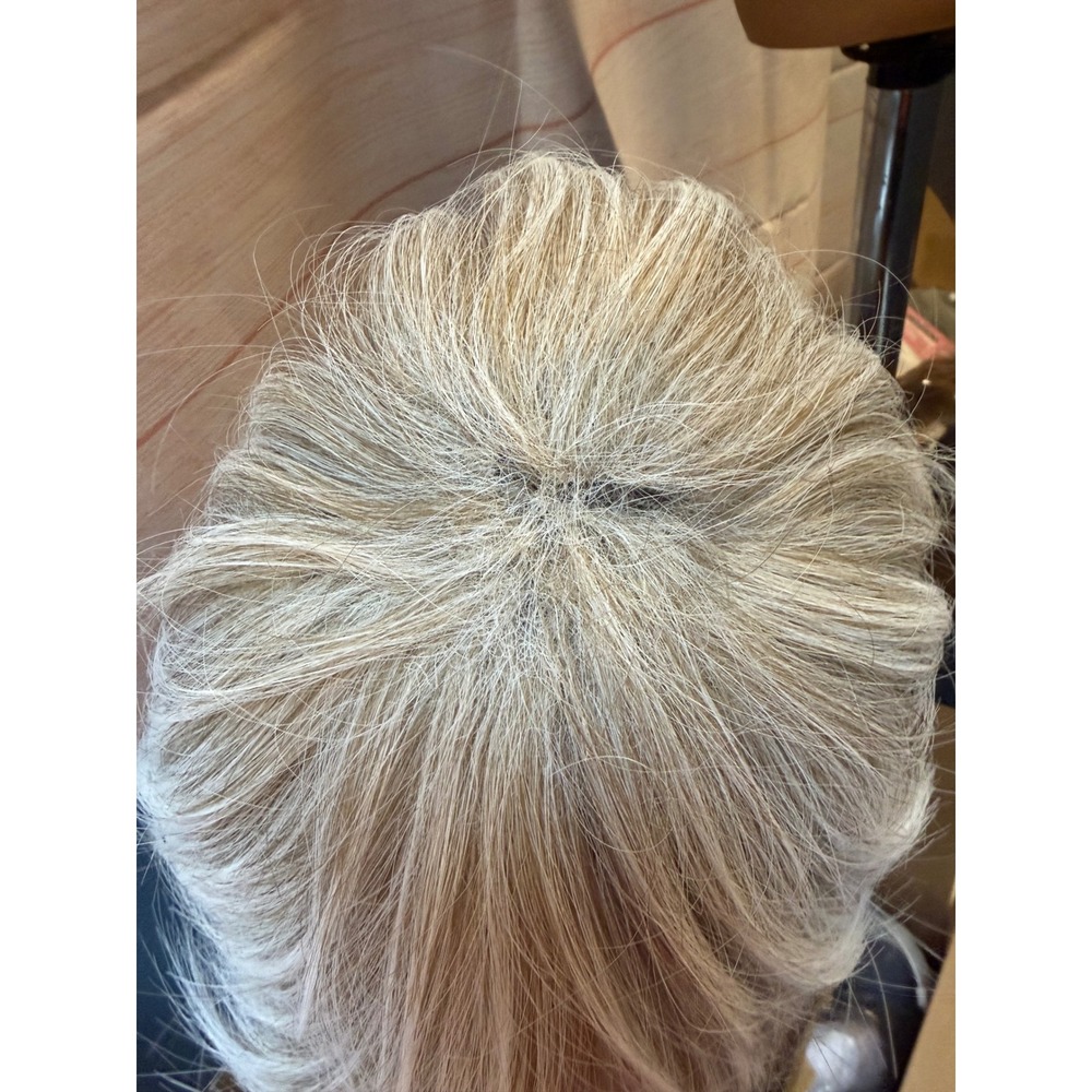 White light brown pixie wig - Picture 4 of 5